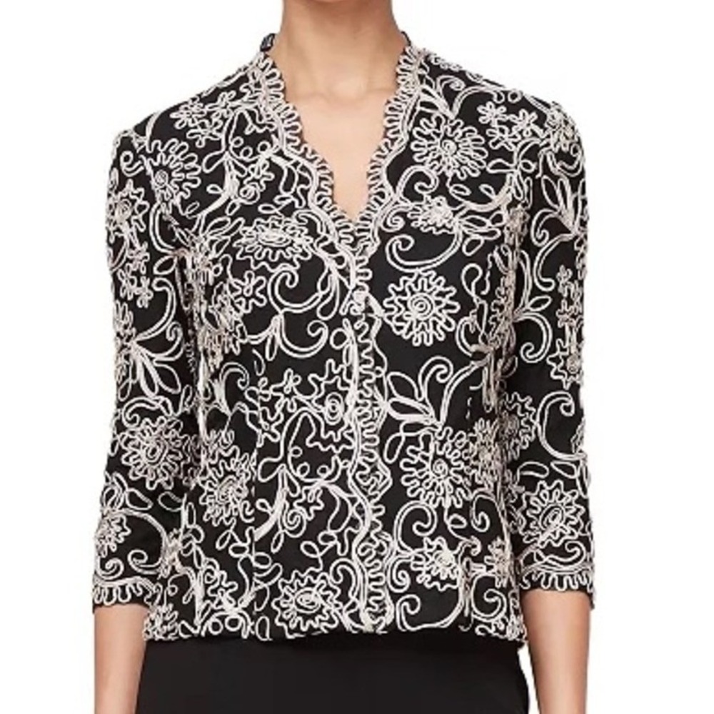 Alex Evenings XL elegant 3/4 sleeve blouse detail embroidered and scallop edges